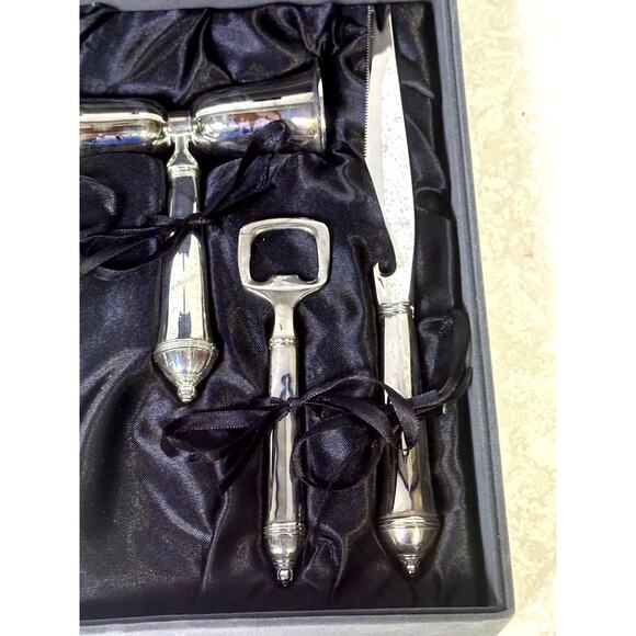 Saks Fifth Avenue Elegant 4 Piece Silver Plated Bar Set Black Satin Lined Case - Picture 4 of 6